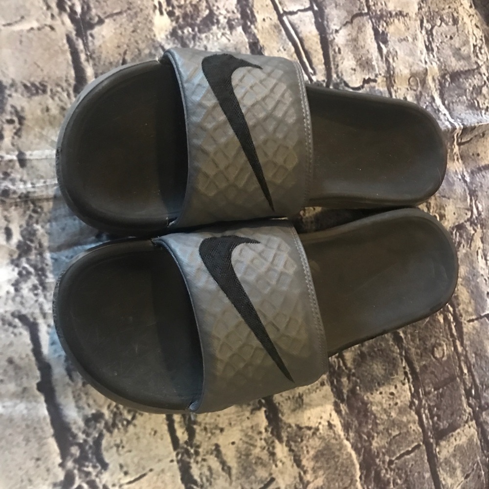 Nike slides 10
